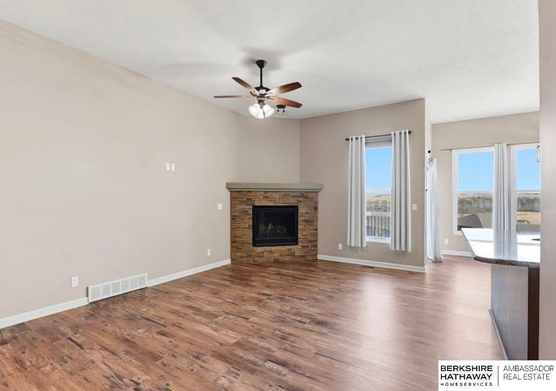 14836 Prairie Star St Bennington, NE 68007 - Thumbnail 5