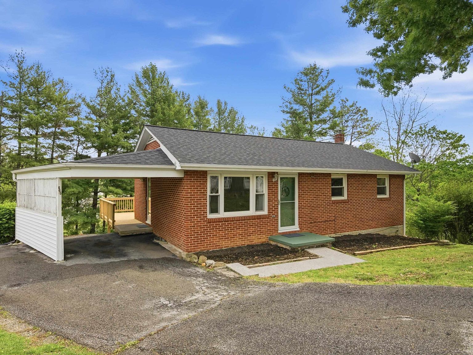 665 Betty Dr Christiansburg, VA 24073 - Thumbnail 5