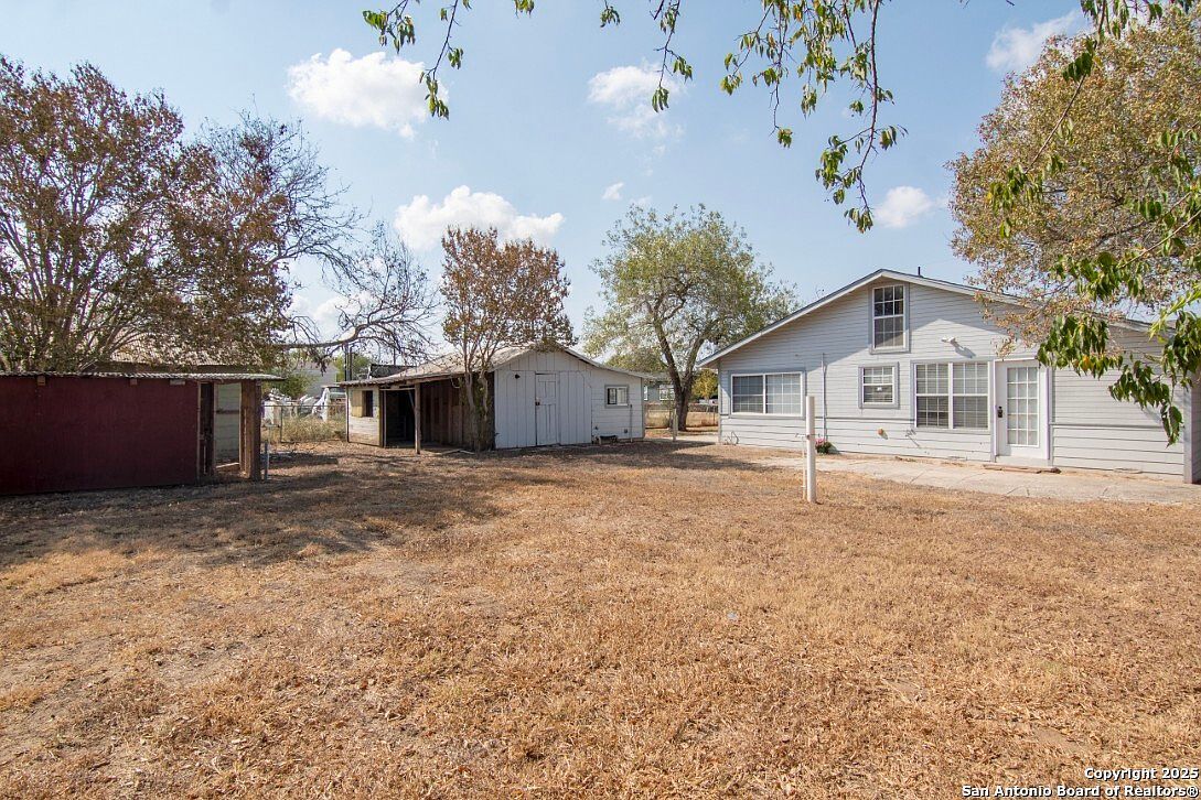 116 N Matlock St Poth, TX 78147 - Thumbnail 5