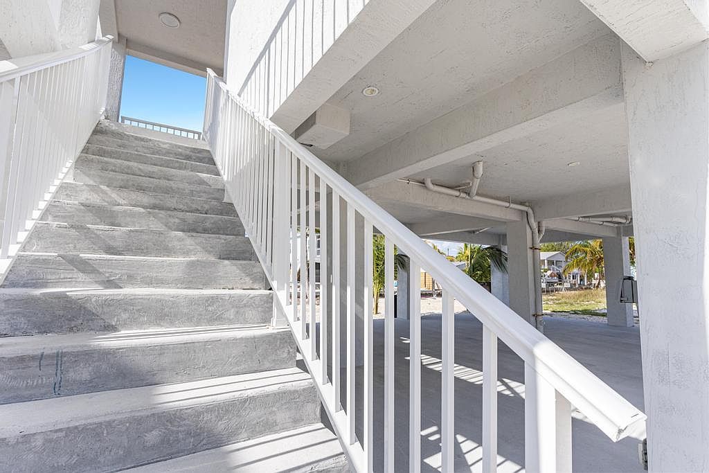 31490 Avenue F Big Pine Key, FL 33043 - Thumbnail 5