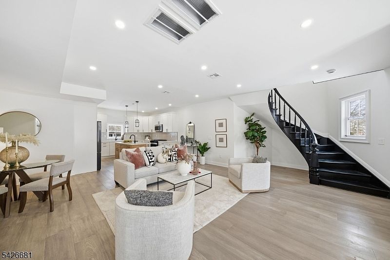28 1/2 Irving St Montclair, NJ 07042 - Thumbnail 5