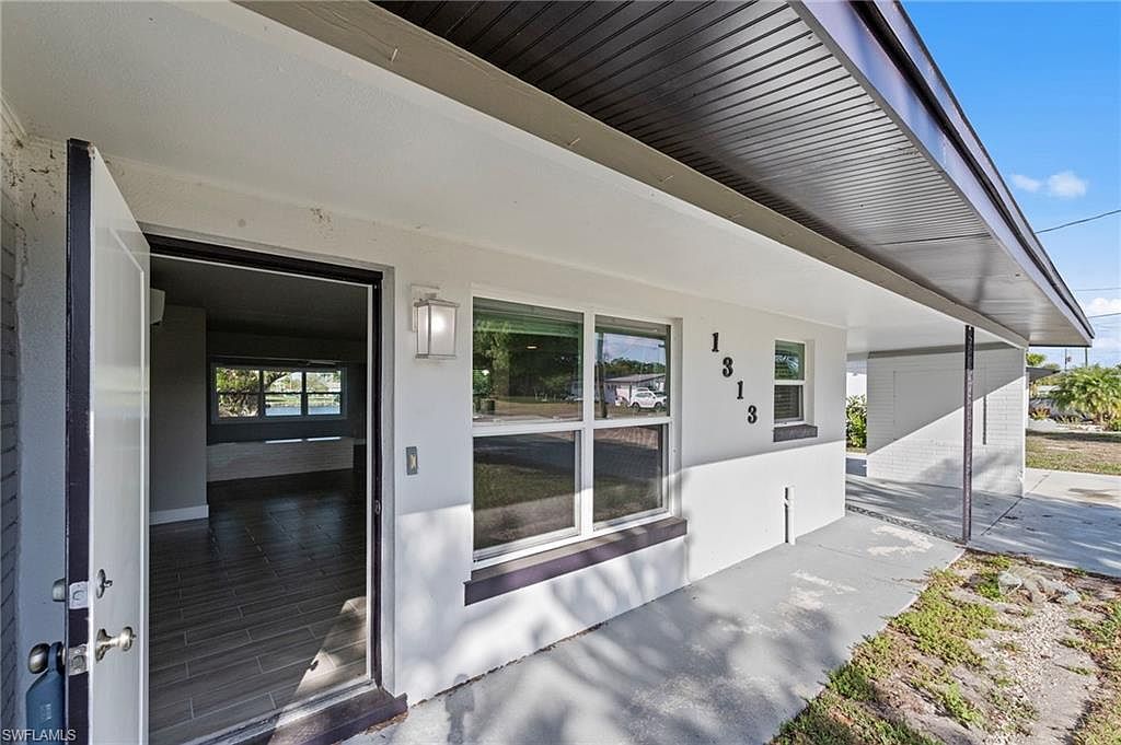 1313 Thompson St North Fort Myers, FL 33903 - Thumbnail 5