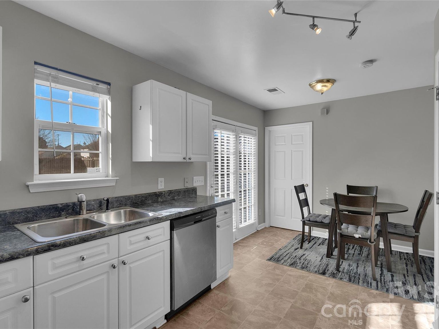 7020 Frye Pl Charlotte, NC 28269 - Thumbnail 5