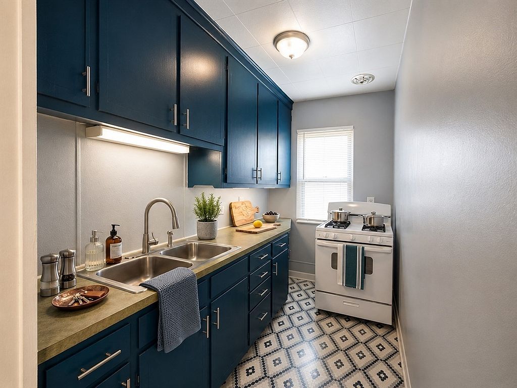 166 Clifford St New Bedford, MA 02745 - Thumbnail 5