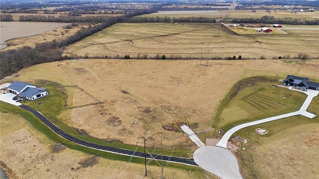 15350 W 193rd Ter Spring Hill, KS 66083 - Thumbnail 5