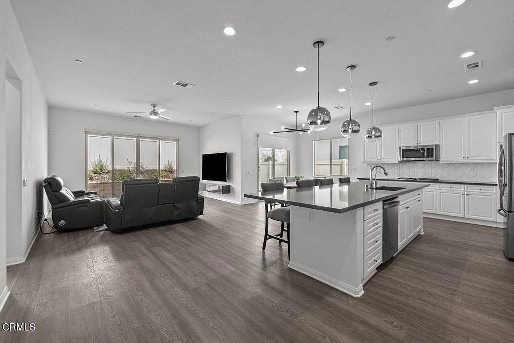 2075 Seville Dr Santa Paula, CA 93060 - Thumbnail 5