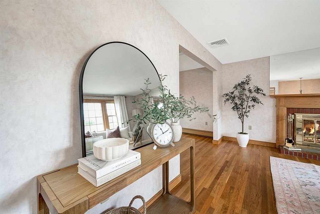 74 Ryder Rd Weymouth, MA 02190 - Thumbnail 5