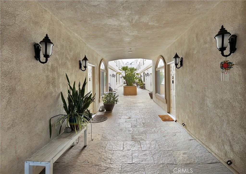 7124 Woodman Ave Unit 3 Van Nuys, CA 91405 - Thumbnail 5