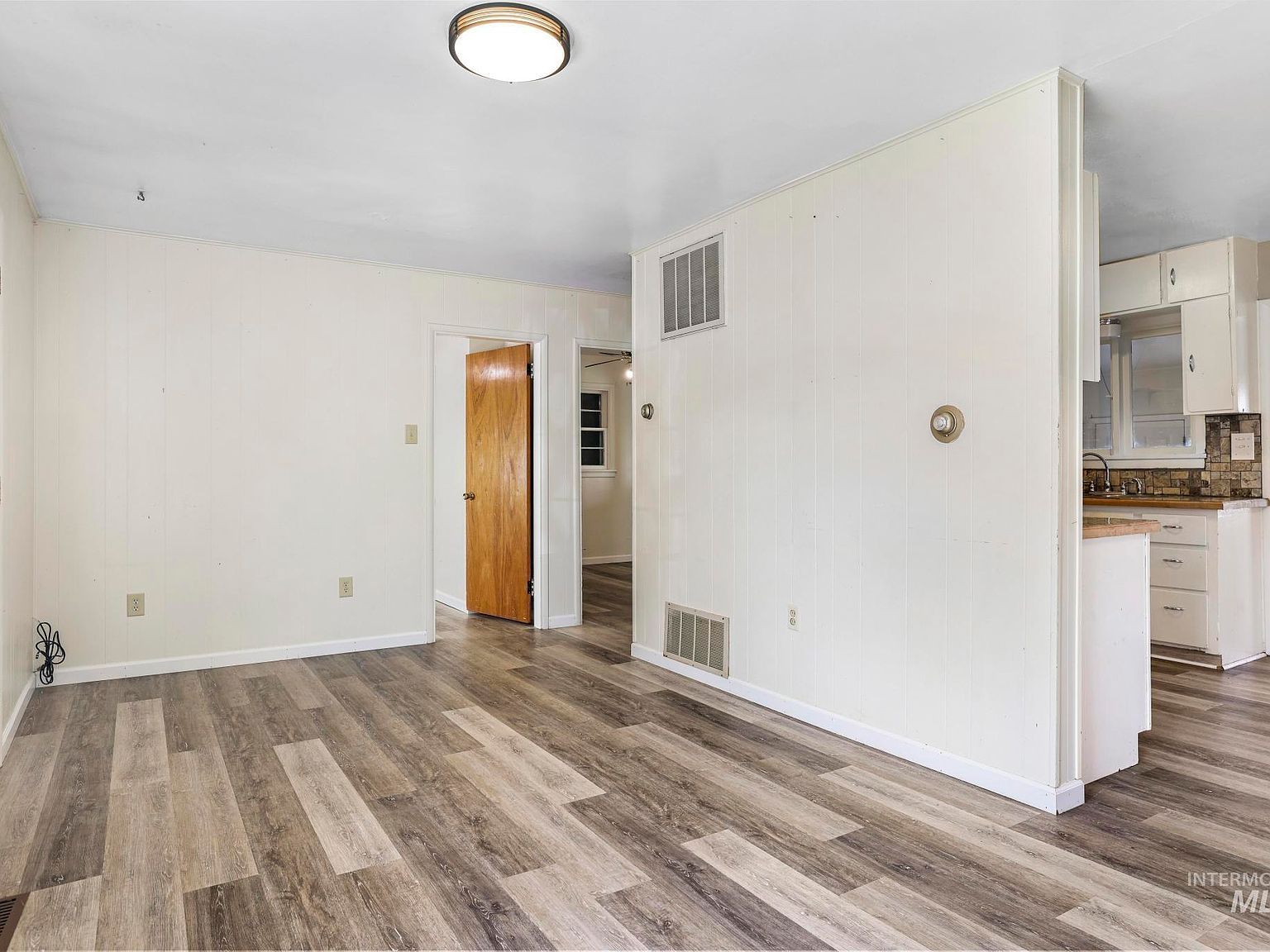 929 Nevada St Gooding, ID 83330 - Thumbnail 5