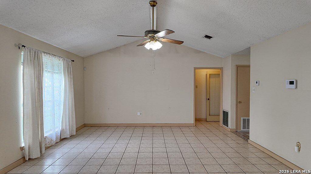 1563 Paseo De Encinal Dr Eagle Pass, TX 78852 - Thumbnail 5