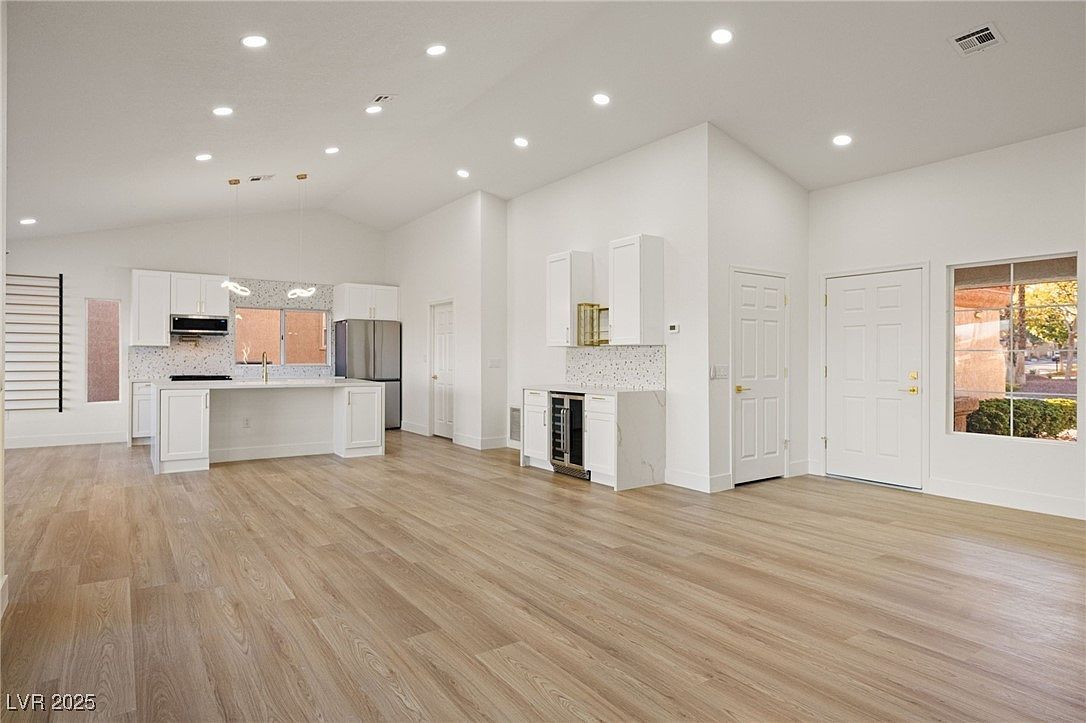 2808 Crown Ridge Dr Las Vegas, NV 89134 - Thumbnail 5