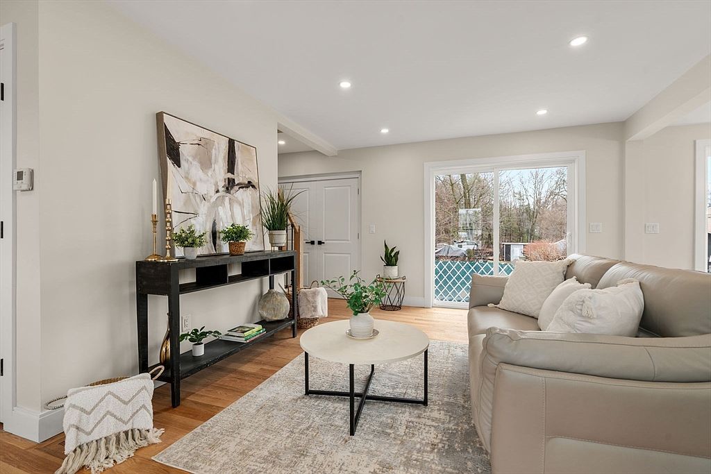 24 Lowell St Wilmington, MA 01887 - Thumbnail 5