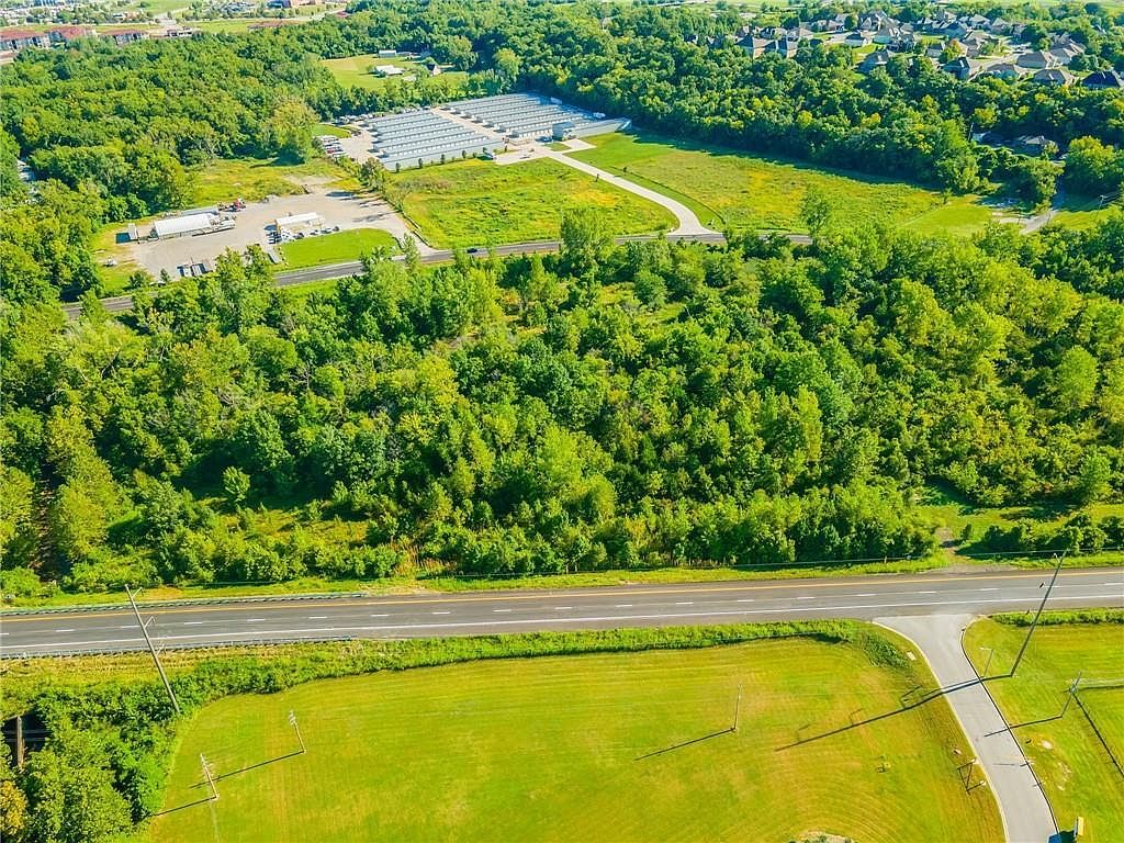 20301-20401 E Us Highway 40 Blue Springs, MO 64015 - Thumbnail 5