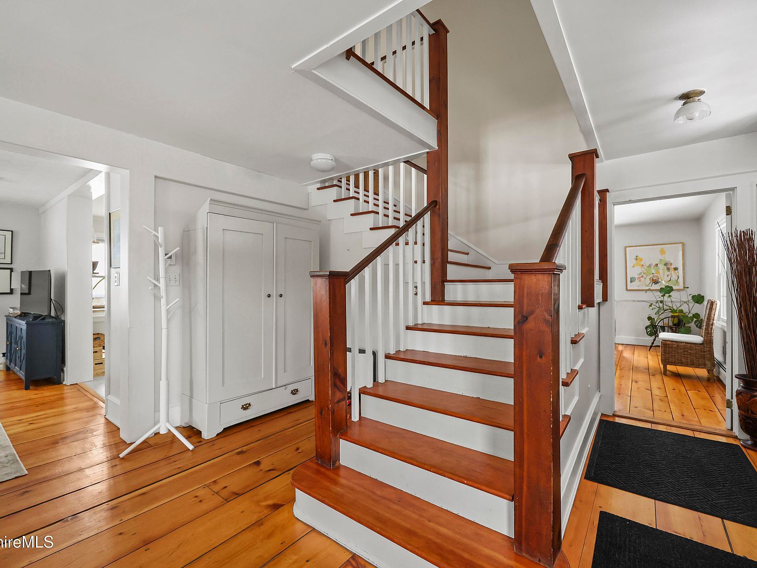 360 Housatonic St Lenox, MA 01240 - Thumbnail 5