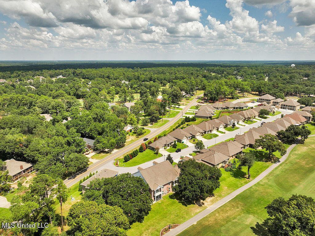 204 Fairway Villas Cres Diamondhead, MS 39525 - Thumbnail 5
