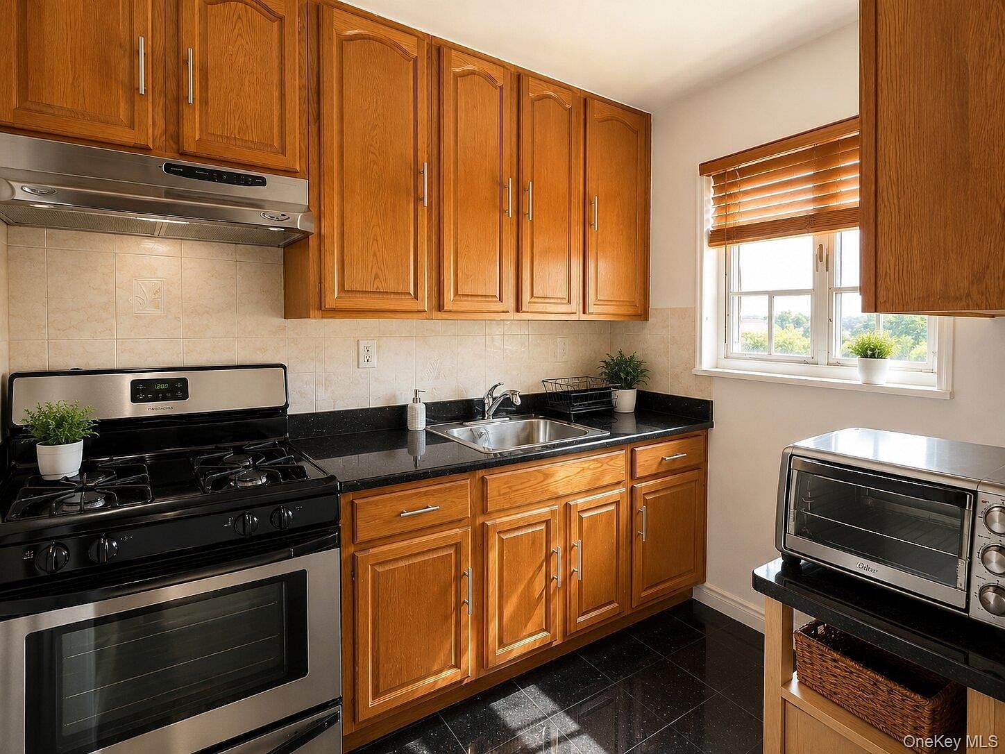 221-51 Manor Rd Queens Village, NY 11427 - Thumbnail 5