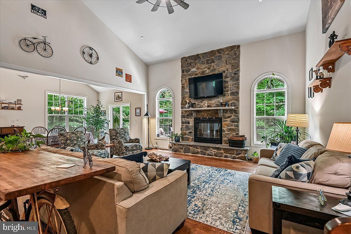 1457 Gilbert Rd Arnold, MD 21012 - Thumbnail 5