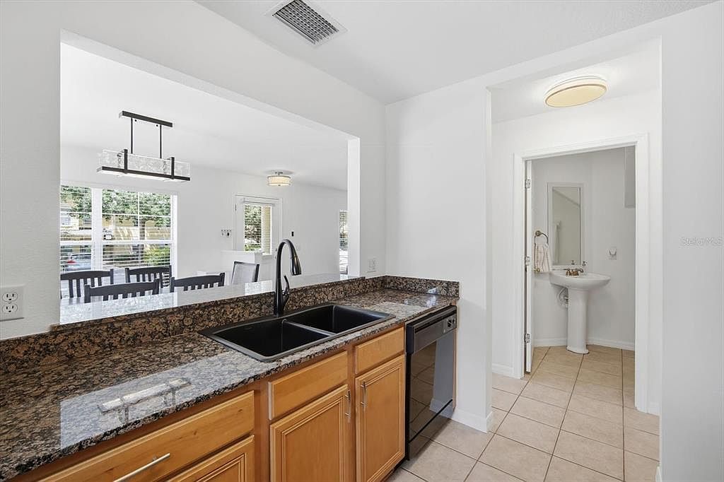 3435 Castle Stone Ct Valrico, FL 33594 - Thumbnail 5