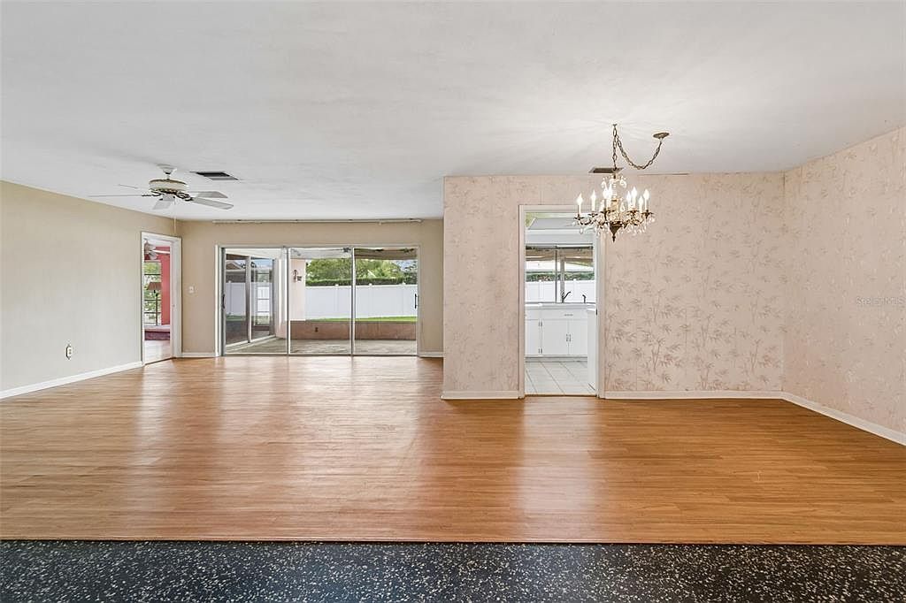 14363 Neptune Rd Seminole, FL 33776 - Thumbnail 5