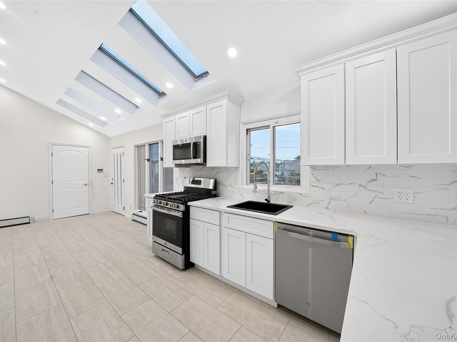 3402 Elliott Blvd Oceanside, NY 11572 - Thumbnail 5
