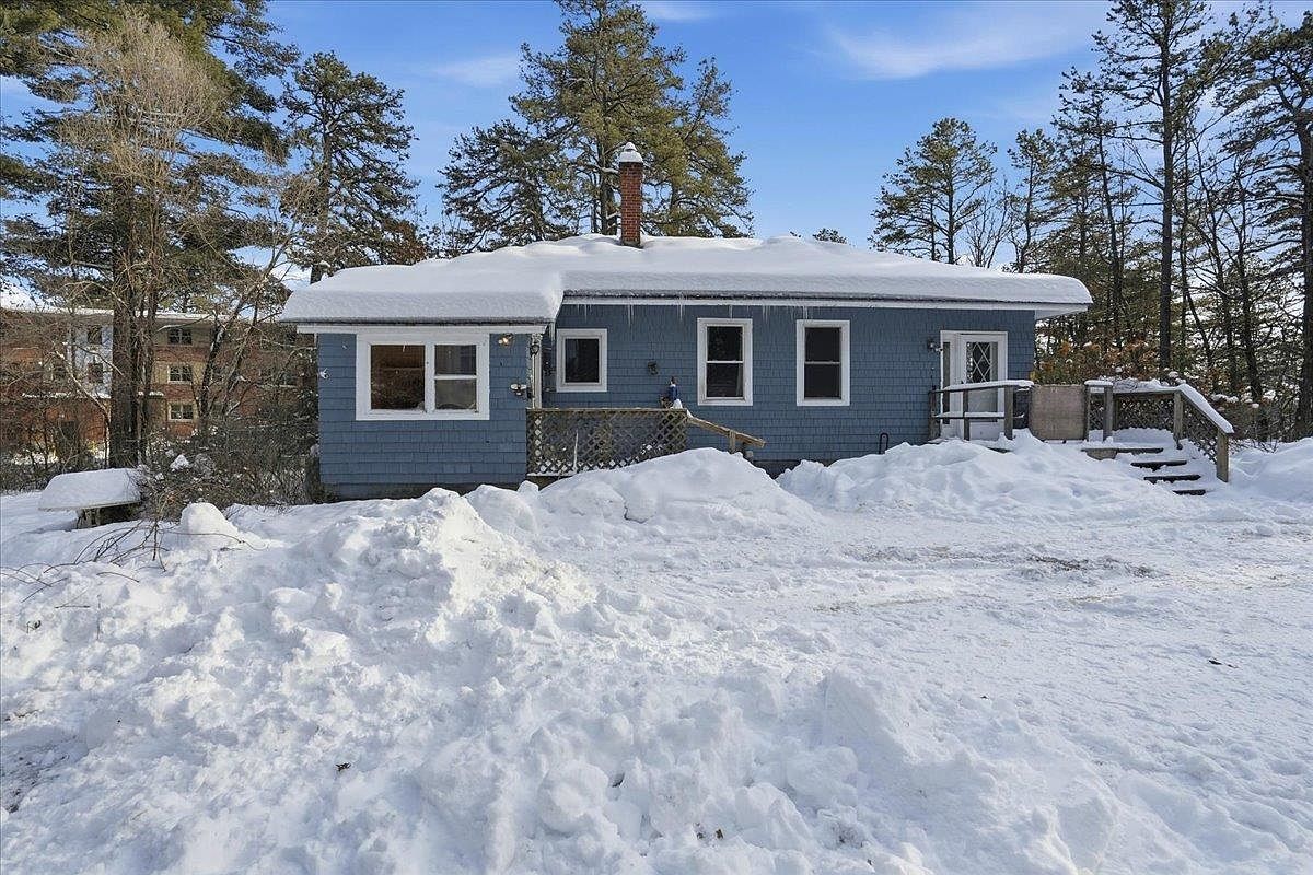 405 Upland St Manchester, NH 03102 - Thumbnail 5