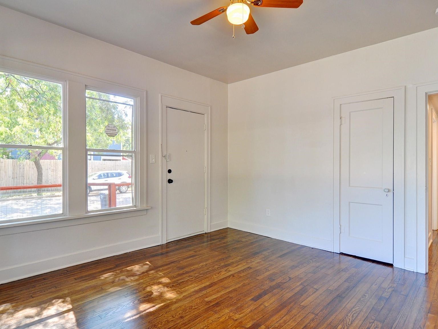 2844 Travis Ave Fort Worth, TX 76110 - Thumbnail 5