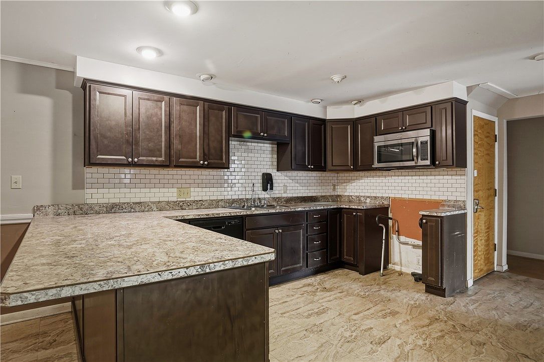 122 E Chemung Pl Elmira, NY 14904 - Thumbnail 5