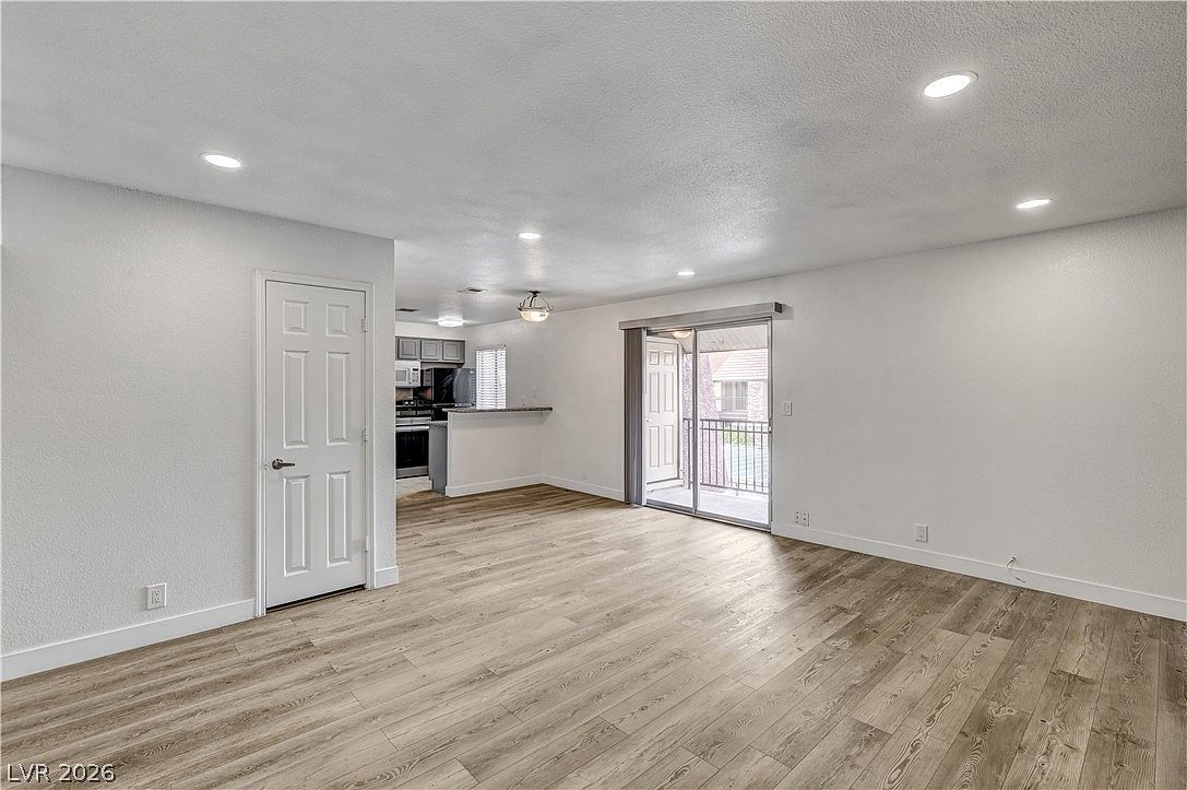 5404 River Glen Dr Unit 362 Spring Valley, NV 89103 - Thumbnail 5