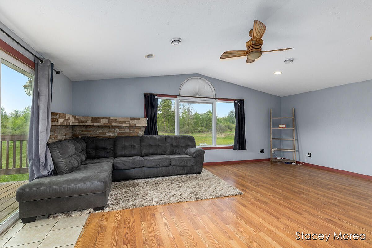 1910 Waterview Way Crystal, MI 48818 - Thumbnail 5