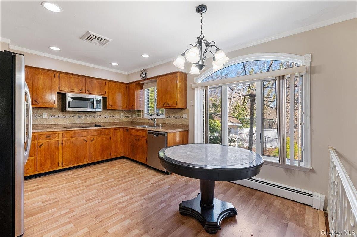 20 Veronica Ct Smithtown, NY 11787 - Thumbnail 5