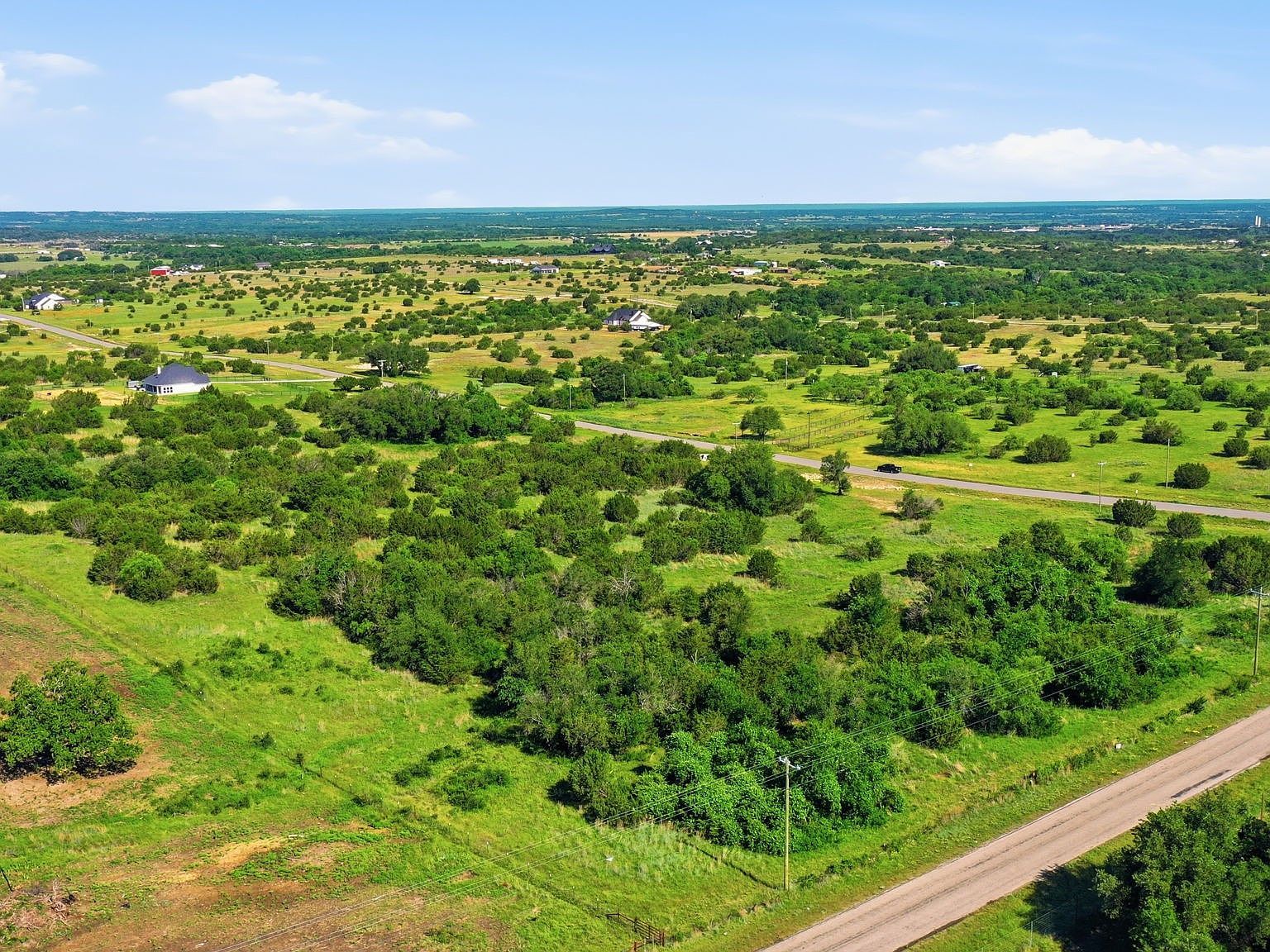 100 Gilmore Ct Granbury, TX 76048 - Thumbnail 5