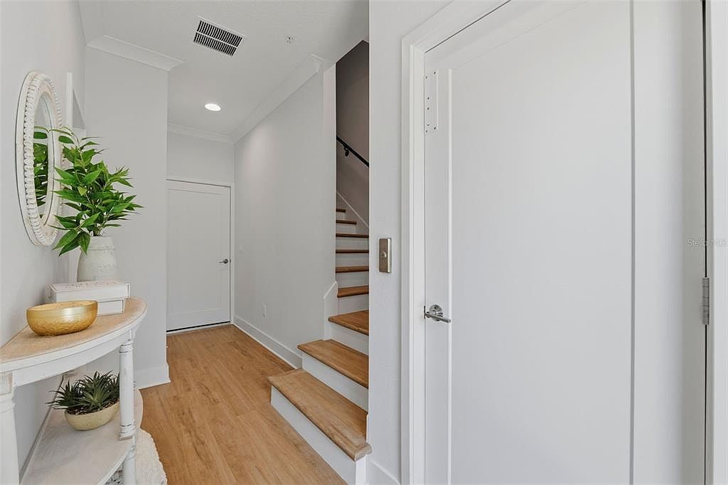 946 Highland Ave Unit 16 Dunedin, FL 34698 - Thumbnail 5