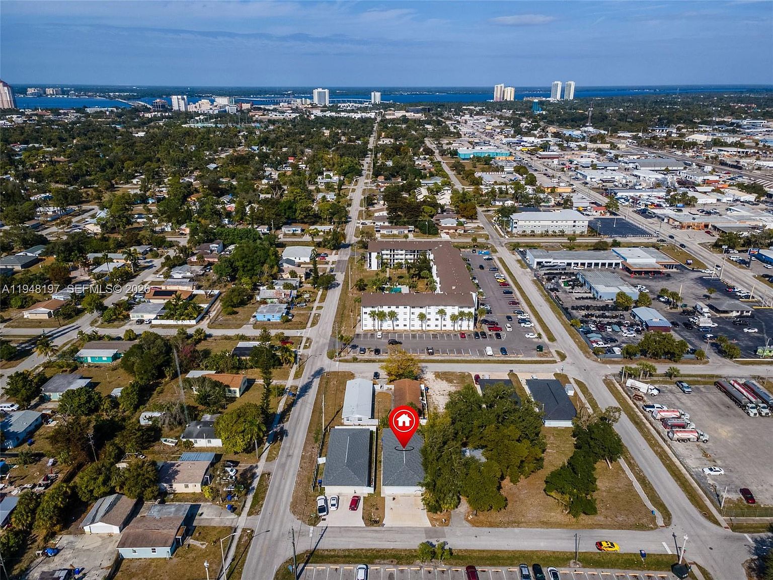 2403/2405 Maple Ave Fort Myers, FL 33901 - Thumbnail 5