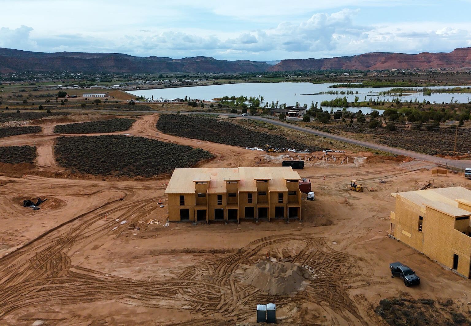 2550 S Coyote Gulch BUILDING 11 Kanab, UT 84741 - Thumbnail 5