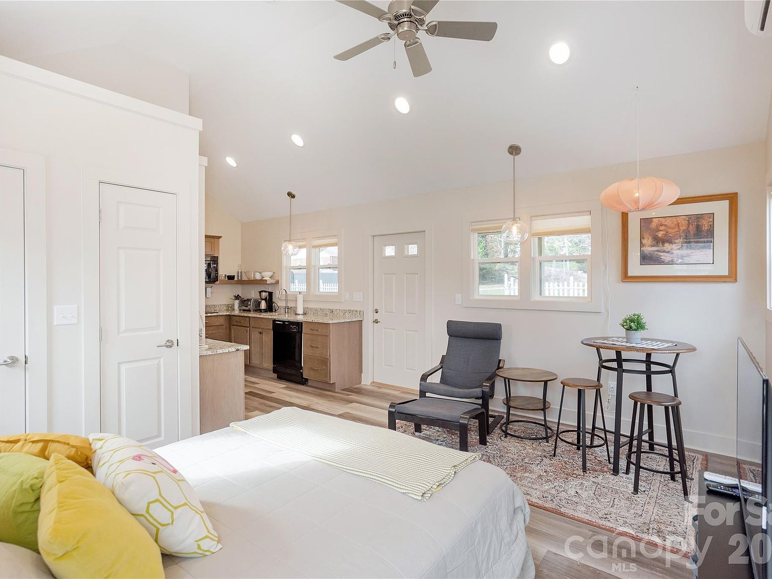606 Ray Ave Hendersonville, NC 28792 - Thumbnail 5