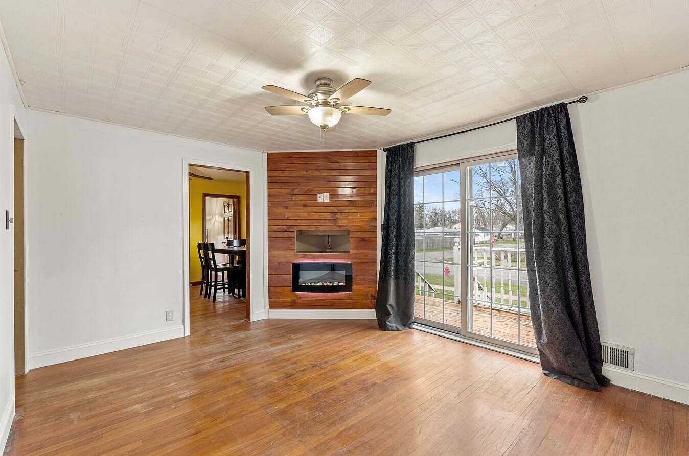 401 Tyler Ave Hobart, IN 46342 - Thumbnail 5