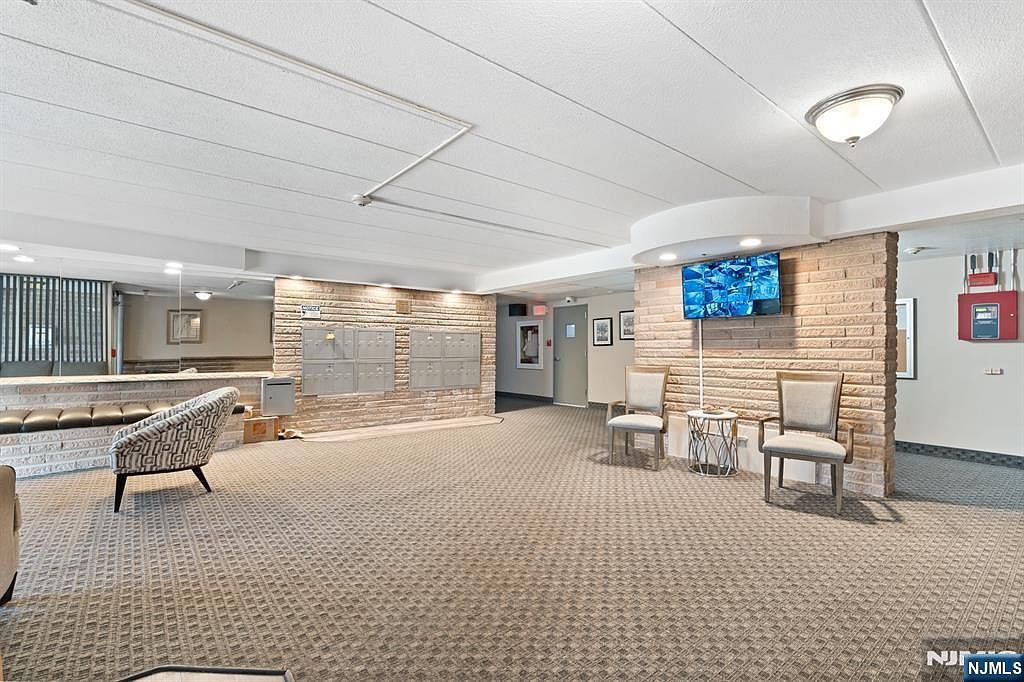 300 Lookout Ave APT C4 Hackensack, NJ 07601 - Thumbnail 5