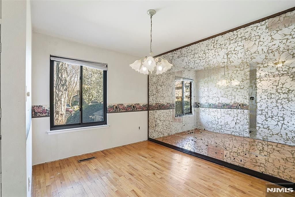 8 Irongate #202 Metuchen, NJ 08840 - Thumbnail 5