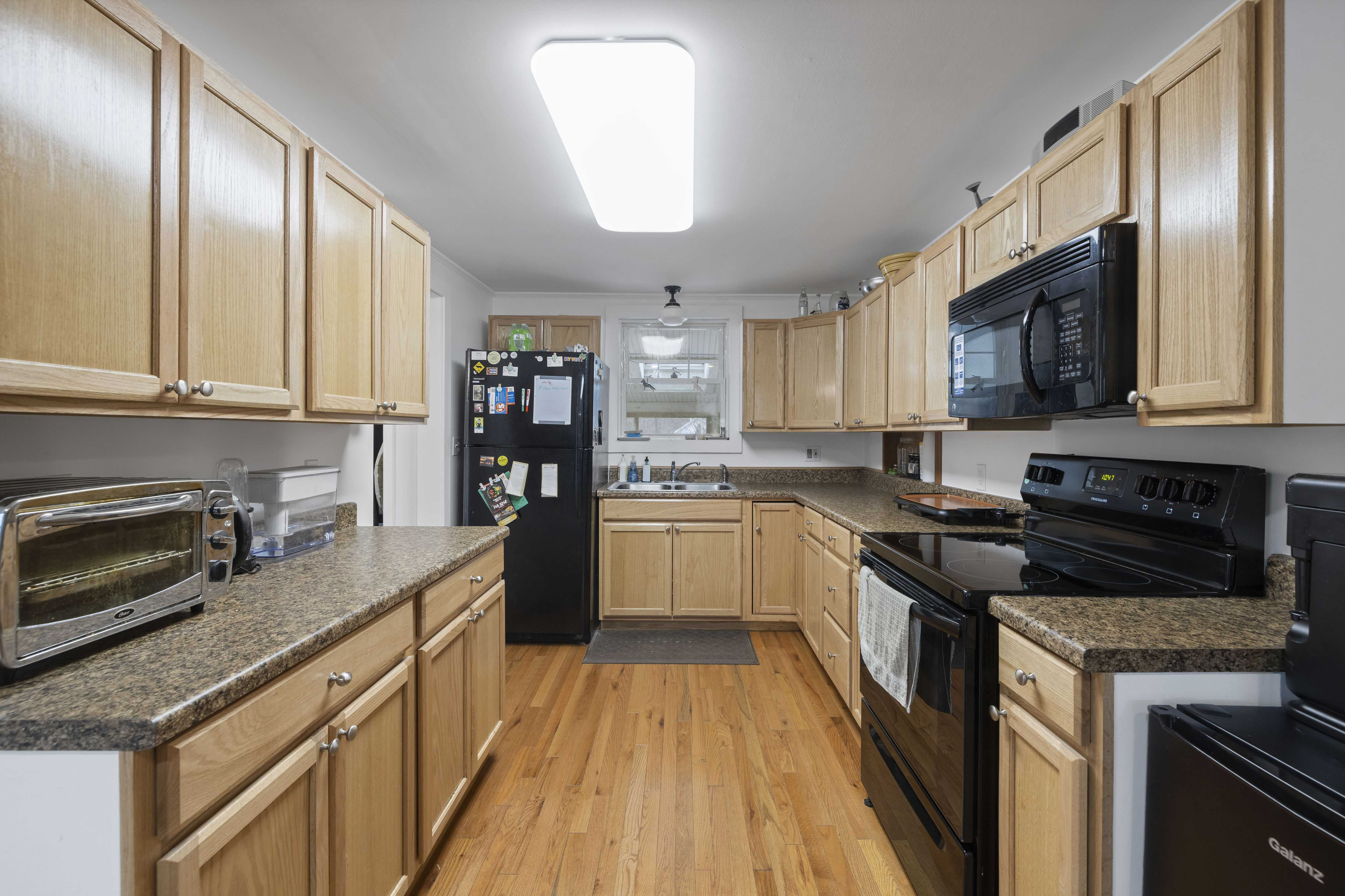 95 Tolend Road, Dover, NH, USA, 3820 - Thumbnail 5