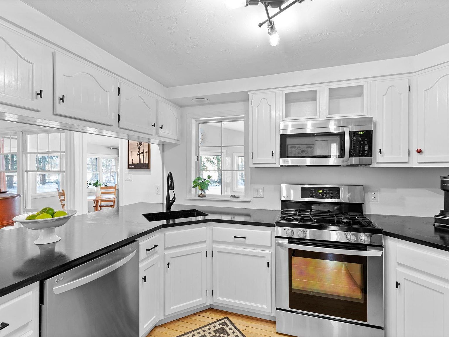 9 Little Pine Ln Exeter, NH 03833 - Thumbnail 5