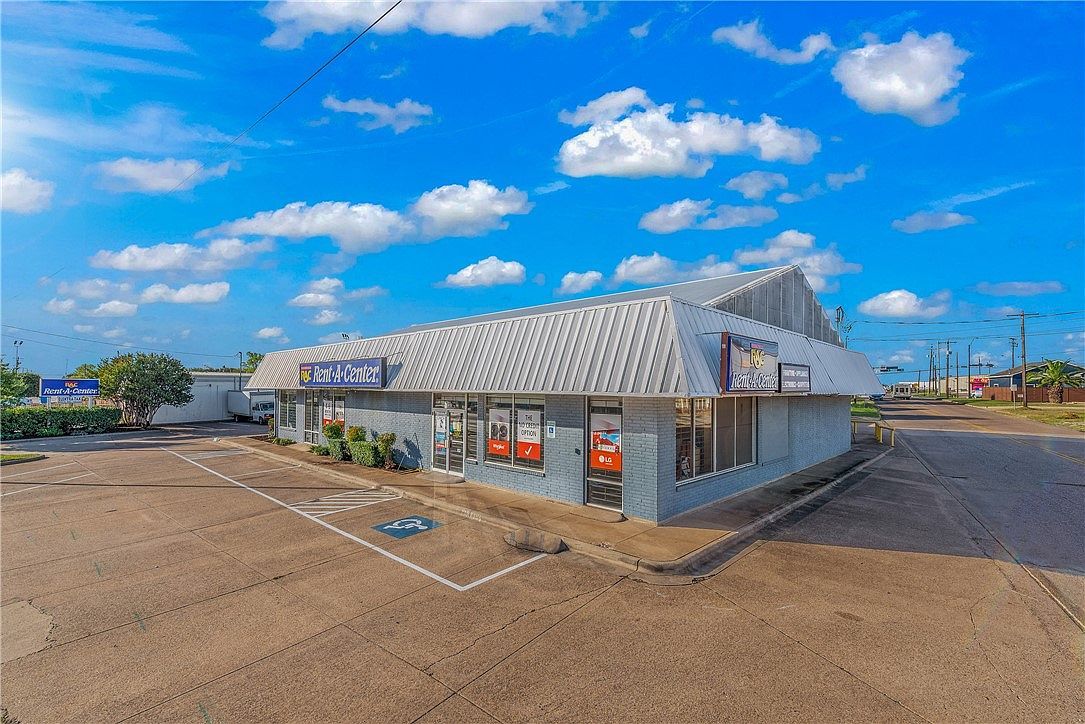 1300 S Texas Ave Bryan, TX 77803 - Thumbnail 5