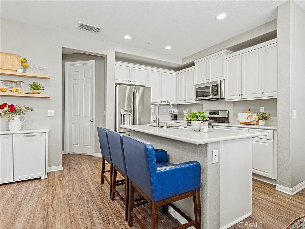 14860 Nordhoff St Panorama City, CA 91402 - Thumbnail 5