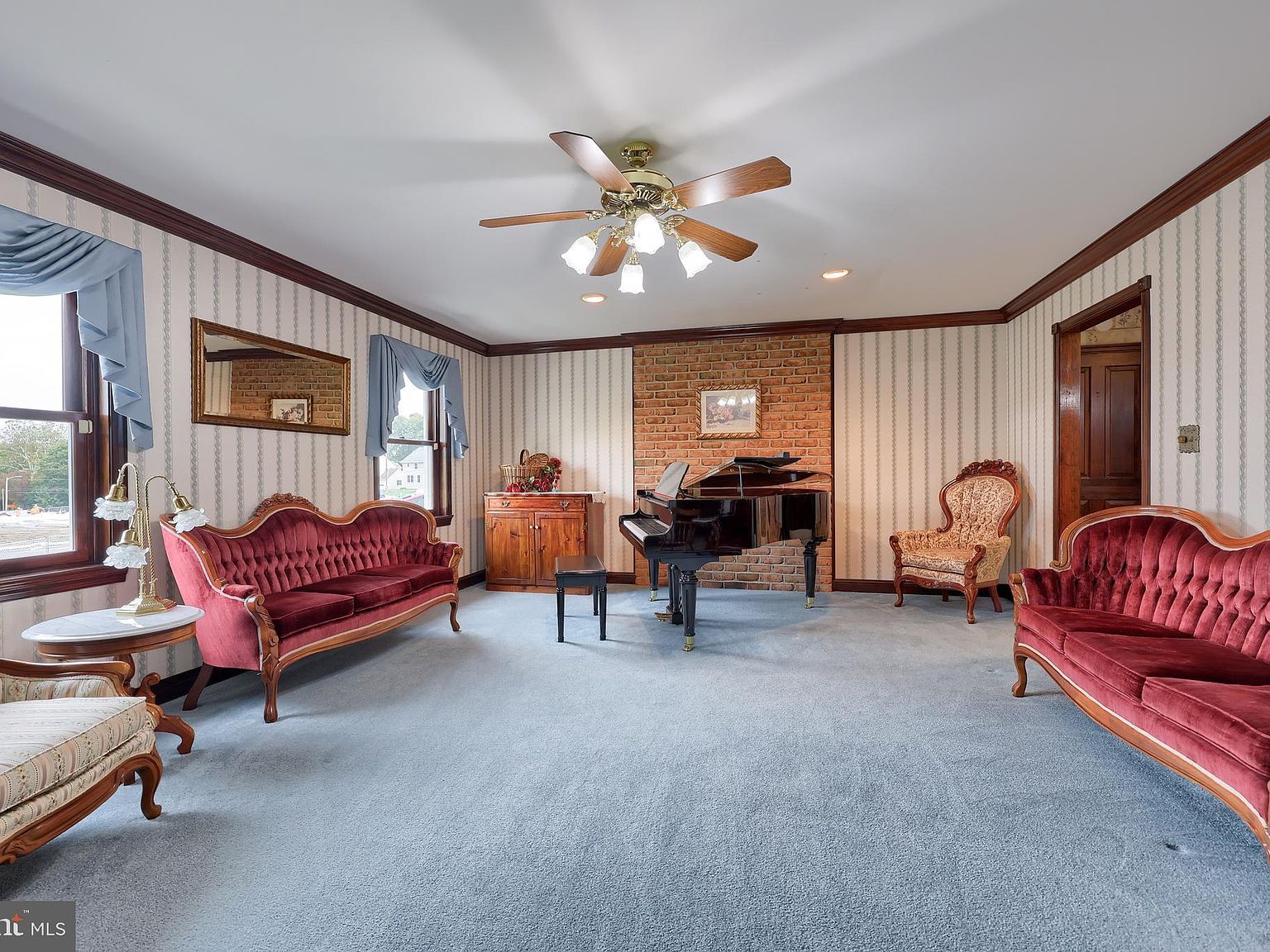 2435 Honeysuckle Ln Lancaster, PA 17603 - Thumbnail 5