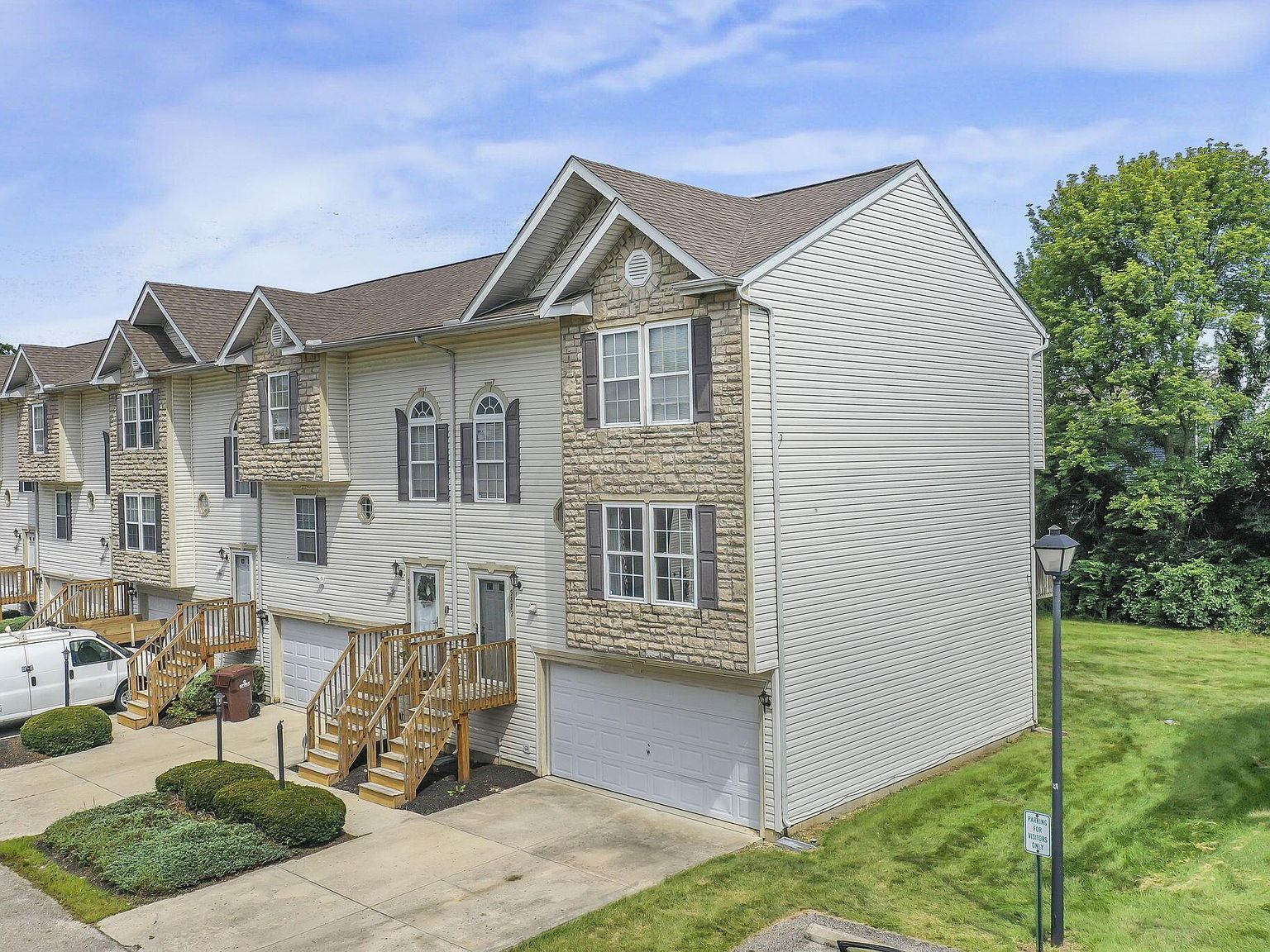 5882 Abernathy Ln #5882F Columbus, OH 43232 - Thumbnail 5