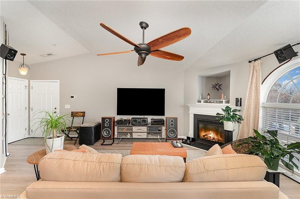 4290 Cedarcroft Ct APT 3A Greensboro, NC 27409 - Thumbnail 5