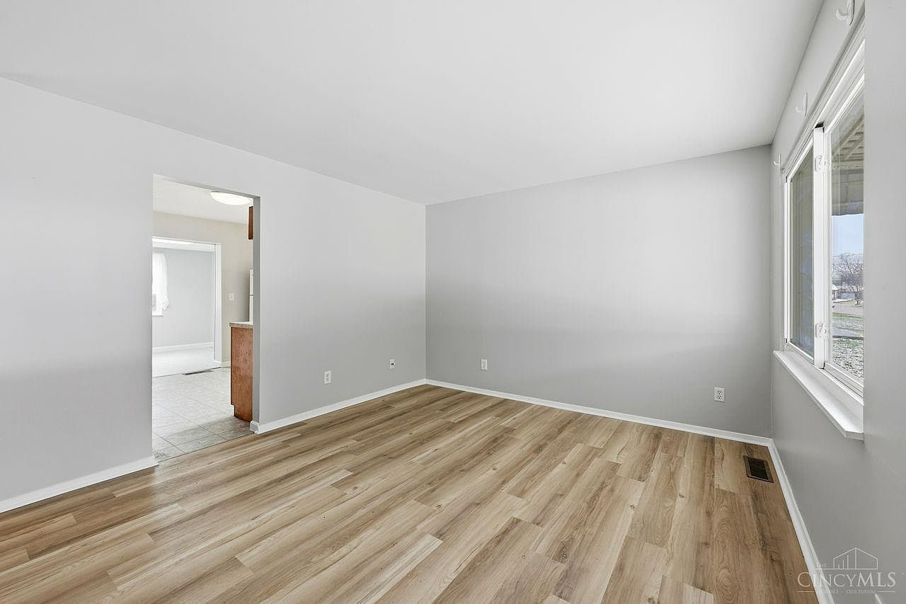 619 Charwood Dr Cincinnati, OH 45244 - Thumbnail 5