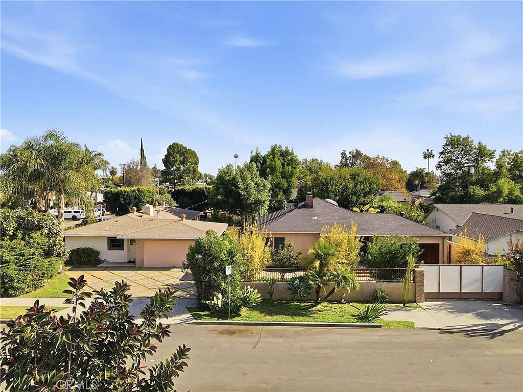 15022 Sylvan St Van Nuys, CA 91411 - Thumbnail 5