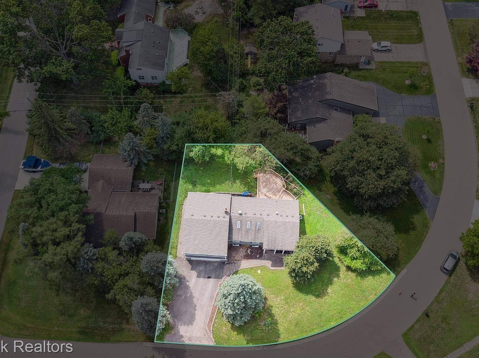 5620 Eastman Blvd West Bloomfield, MI 48323 - Thumbnail 5