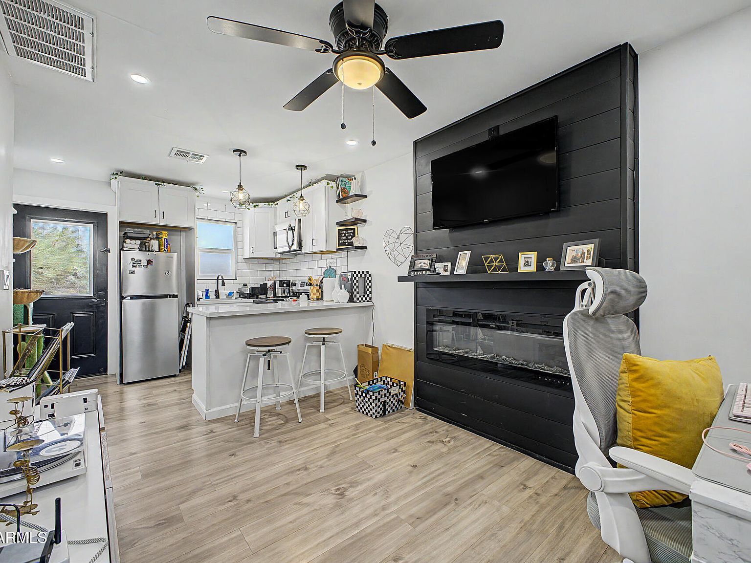 1447 E MOUNTAIN VIEW Road Phoenix, AZ 85020 - Thumbnail 5