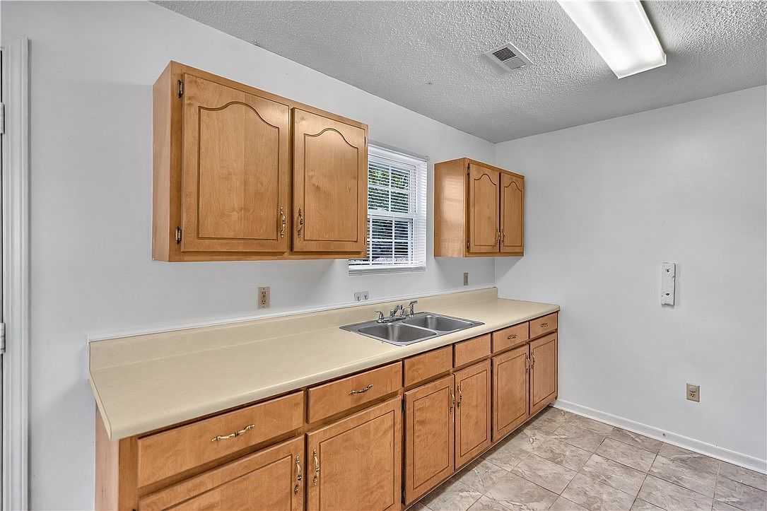 910 Campbell St Anderson, SC 29621 - Thumbnail 5